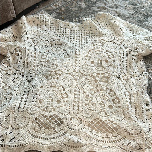 Adiva Cream Lace Fitted Cap Sleeve Blouse - Picture 5 of 5